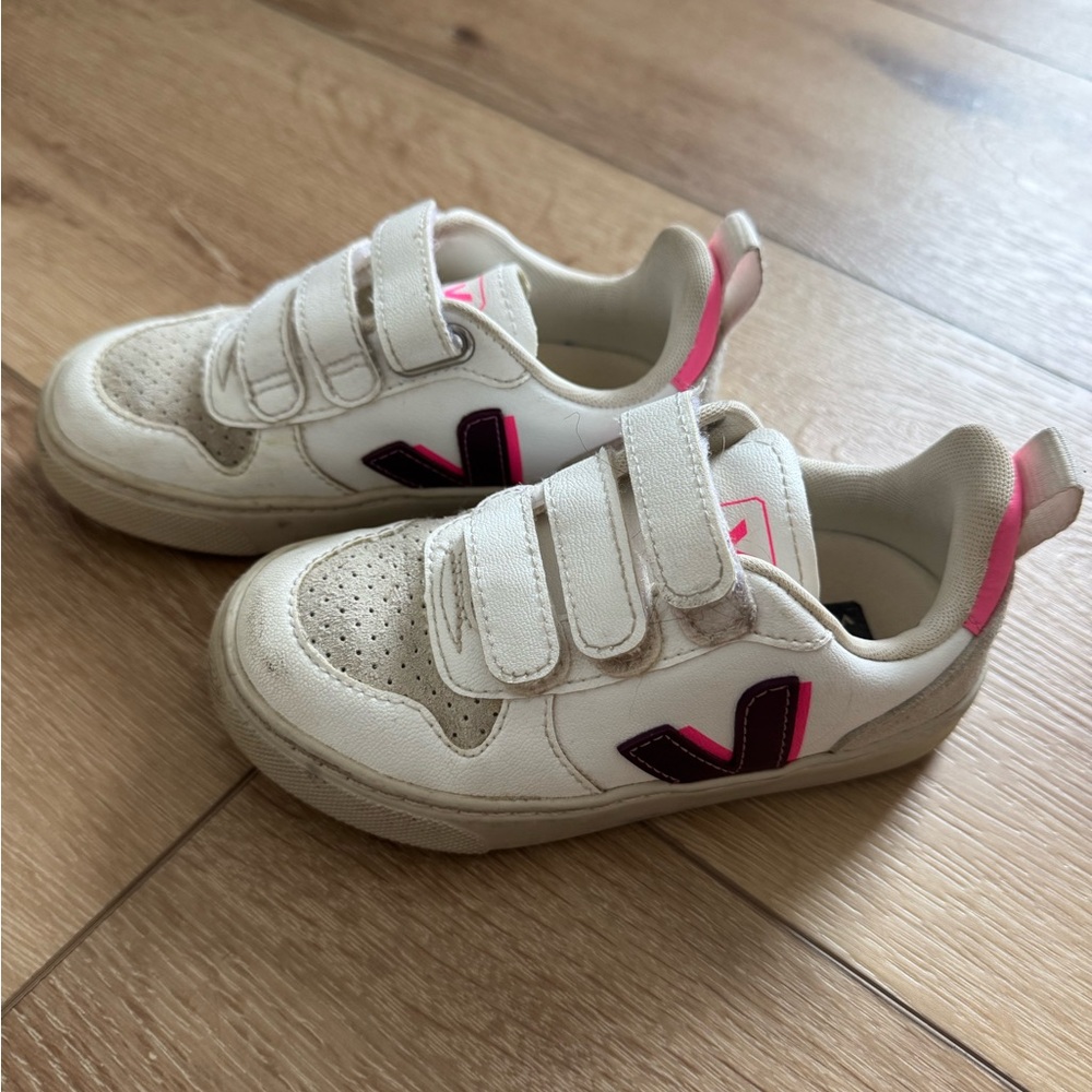 Veja Kids Cream and Pink Velcro Sneakers
